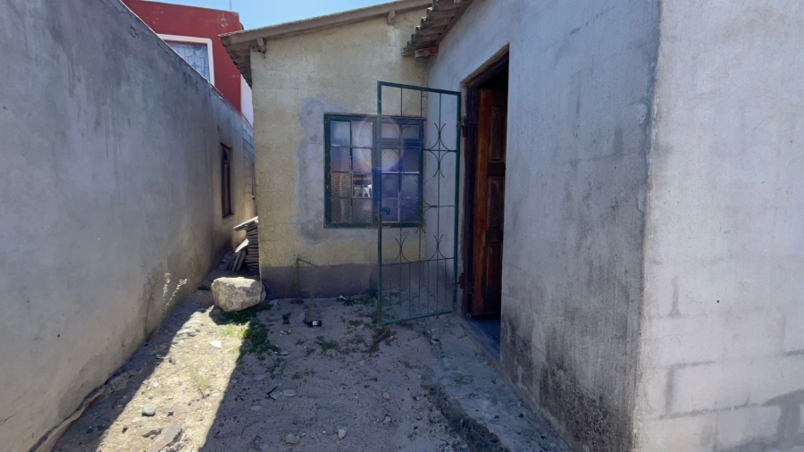 2 Bedroom Property for Sale in Nonqubela Western Cape